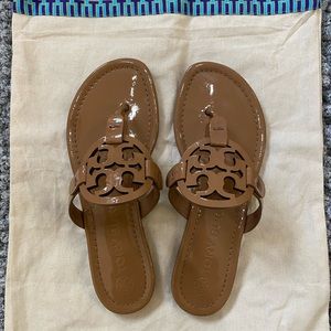 Tory Burch Miller Sandal Patent Leather in Tan, Size 6